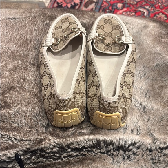 Gucci Beige Monogram Loafers for Women - Picture 3 of 5